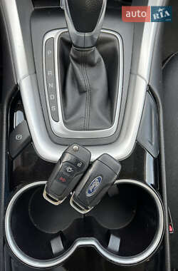 Седан Ford Fusion 2015 в 