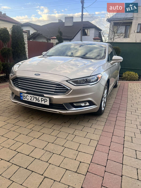 Седан Ford Fusion 2016 в Львові