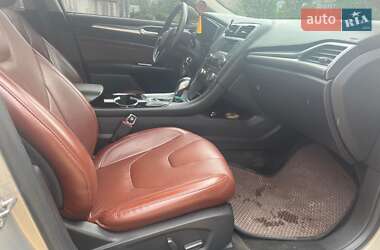 Седан Ford Fusion 2015 в 