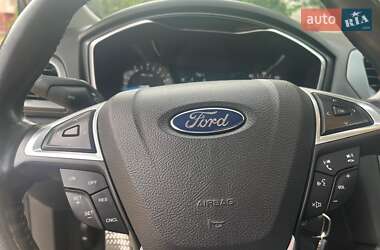 Седан Ford Fusion 2015 в 