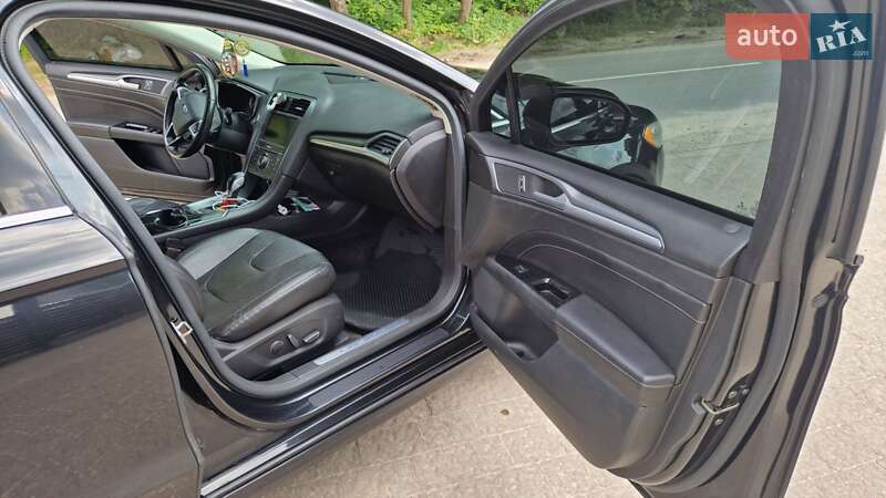 Седан Ford Fusion 2014 в Львове