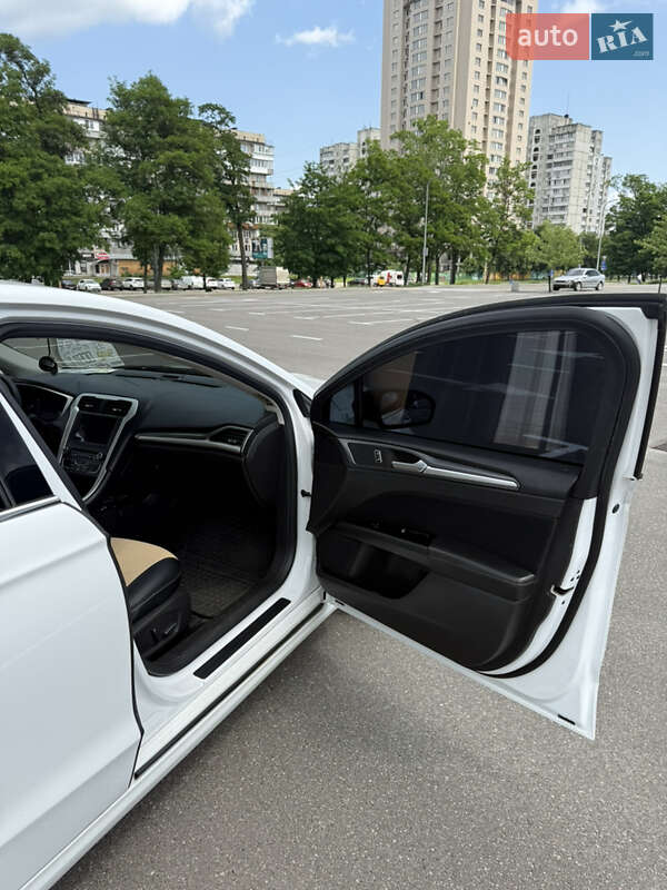 Седан Ford Fusion 2015 в Киеве