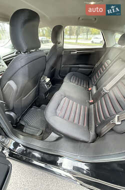 Седан Ford Fusion 2014 в 