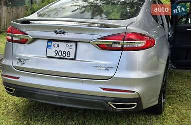 Седан Ford Fusion 2019 в 