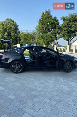 Седан Ford Fusion 2016 в 