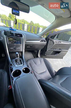 Седан Ford Fusion 2016 в 