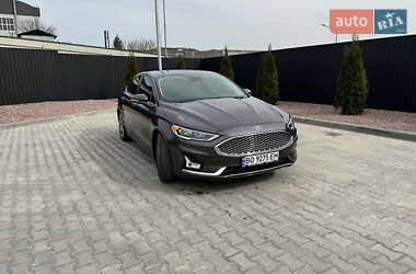 Седан Ford Fusion 2019 в 