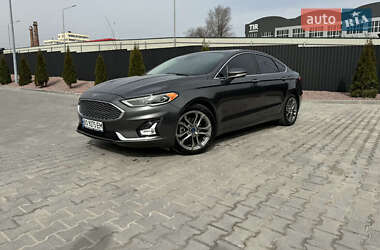 Седан Ford Fusion 2019 в 