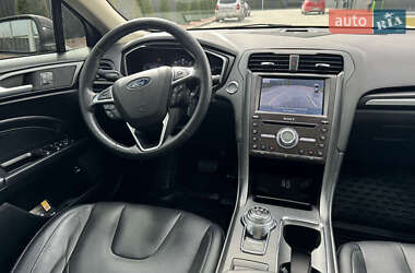 Седан Ford Fusion 2019 в 