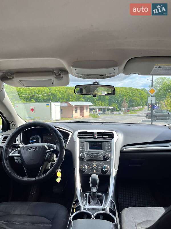 Седан Ford Fusion 2013 в Ужгороде