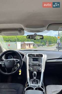 Седан Ford Fusion 2013 в 