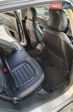 Седан Ford Fusion 2016 в 