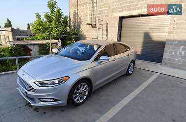 Седан Ford Fusion 2016 в 