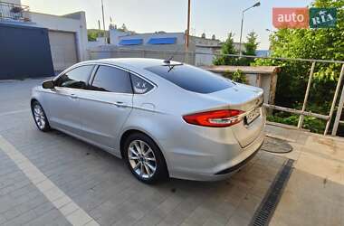 Седан Ford Fusion 2016 в 
