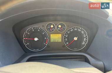 Хэтчбек Ford Fusion 2010 в 