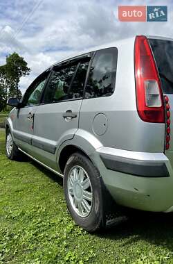 Хэтчбек Ford Fusion 2006 в 
