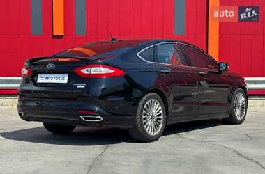 Седан Ford Fusion 2016 в 