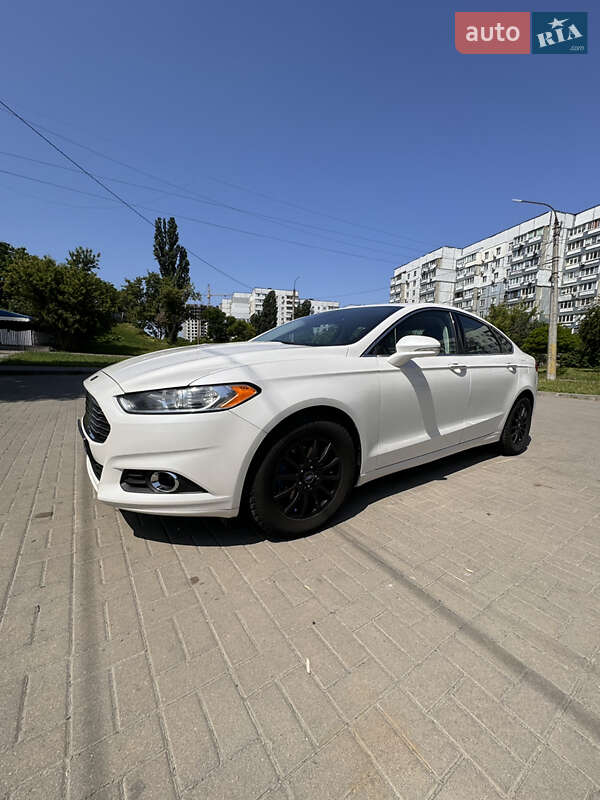 Седан Ford Fusion 2016 в Черкассах
