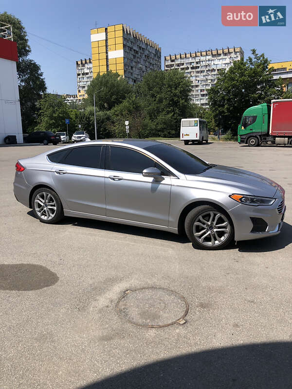 Седан Ford Fusion 2019 в Днепре