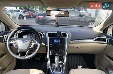 Седан Ford Fusion 2014 в 