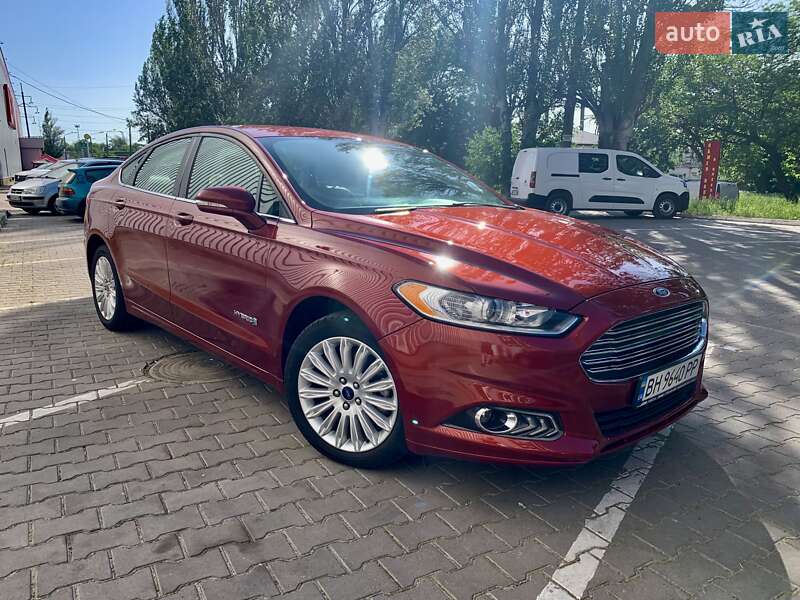 Седан Ford Fusion 2014 в 