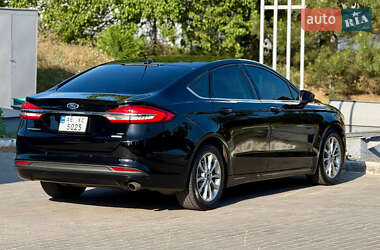 Седан Ford Fusion 2017 в 