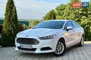 Седан Ford Fusion 2016 в 