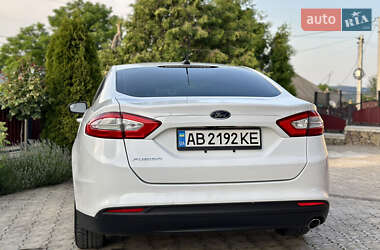 Седан Ford Fusion 2016 в 