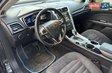 Седан Ford Fusion 2013 в 