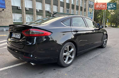 Седан Ford Fusion 2013 в 