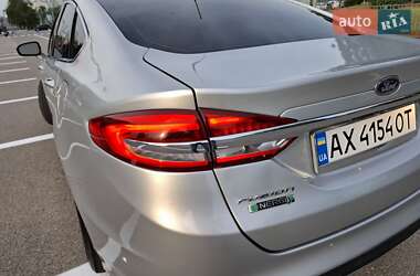 Седан Ford Fusion 2016 в 