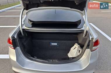 Седан Ford Fusion 2016 в 