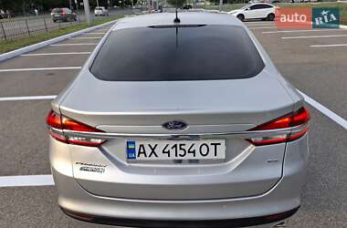 Седан Ford Fusion 2016 в 
