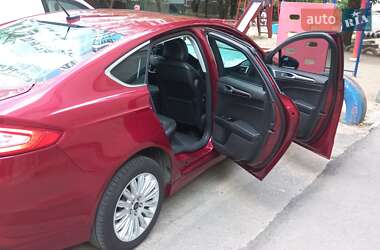 Седан Ford Fusion 2016 в 