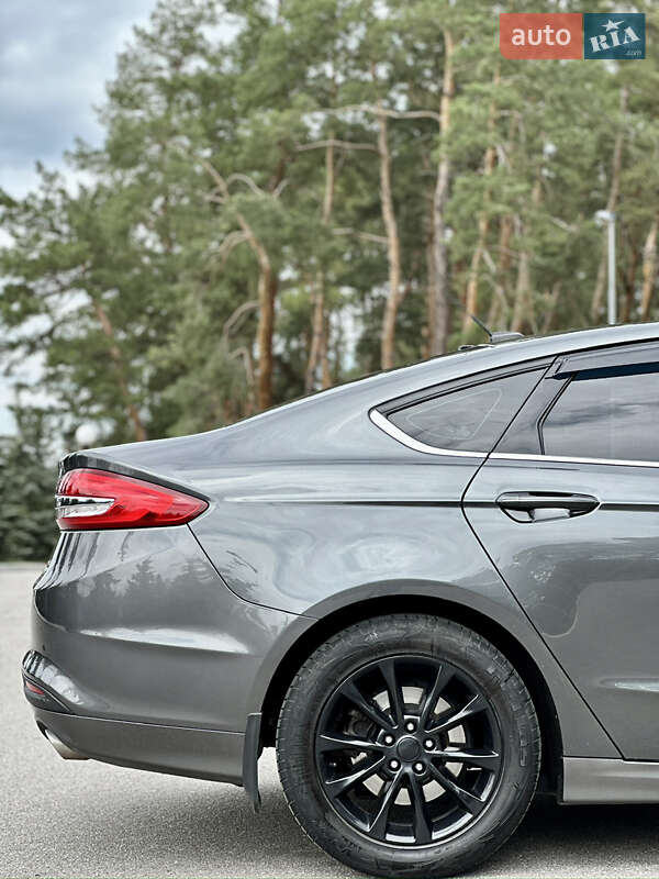 Седан Ford Fusion 2016 в Києві