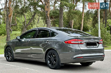 Седан Ford Fusion 2016 в 