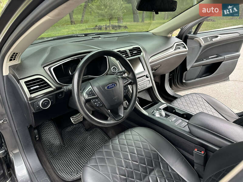 Седан Ford Fusion 2016 в Києві