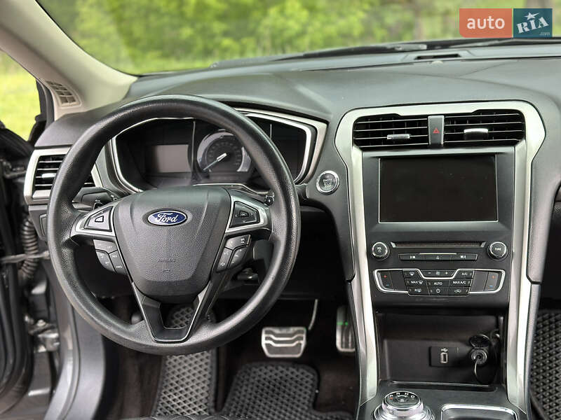 Седан Ford Fusion 2016 в Києві