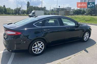 Седан Ford Fusion 2013 в 