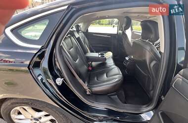 Седан Ford Fusion 2013 в 