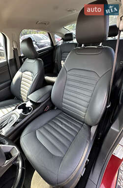 Седан Ford Fusion 2016 в 