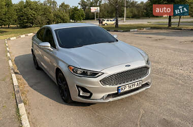 Седан Ford Fusion 2019 в 