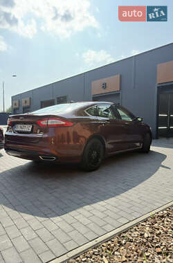 Седан Ford Fusion 2015 в 