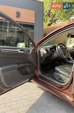 Седан Ford Fusion 2015 в 