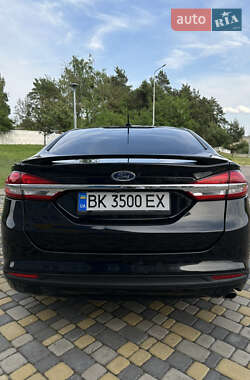 Седан Ford Fusion 2018 в 