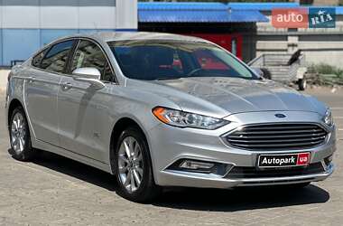 Седан Ford Fusion 2017 в 