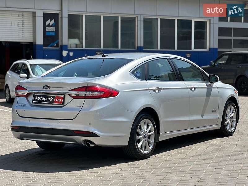 Седан Ford Fusion 2017 в Одесі