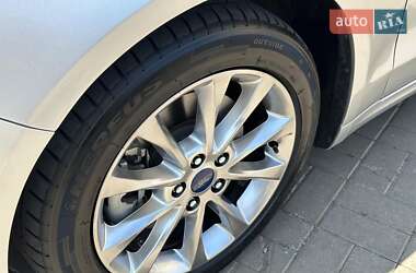 Седан Ford Fusion 2017 в 