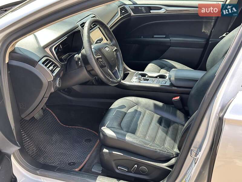Седан Ford Fusion 2017 в Одесі
