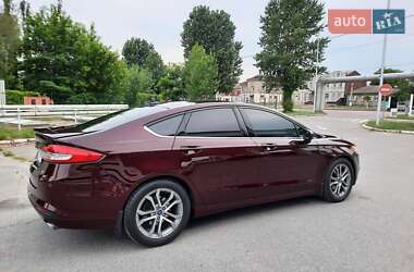 Седан Ford Fusion 2016 в 